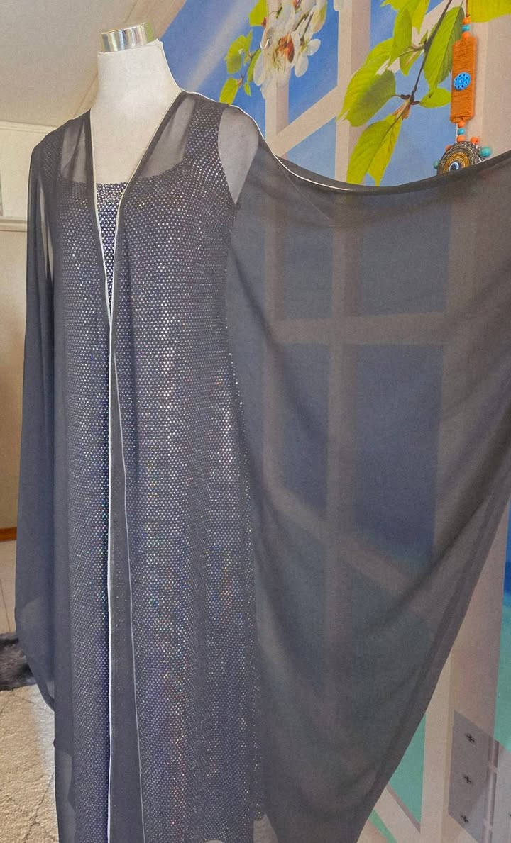 عباية وفستان لام العريس عساها مهناية 
اوردر حسب الطلب رأيكم يهمني الي يحب يتواصل معنا


**إذا كنت صاحب هذا الإعلان وتريد حذفه لأي سبب، رجاءا أرسل رسالة إلى الدعم الفني**