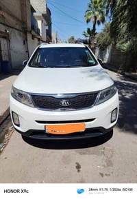 سورنتو مديل 2014 فول مواصفات ماعده الاسلايت بصمه تحكم ستيرن  لون ابيض ...