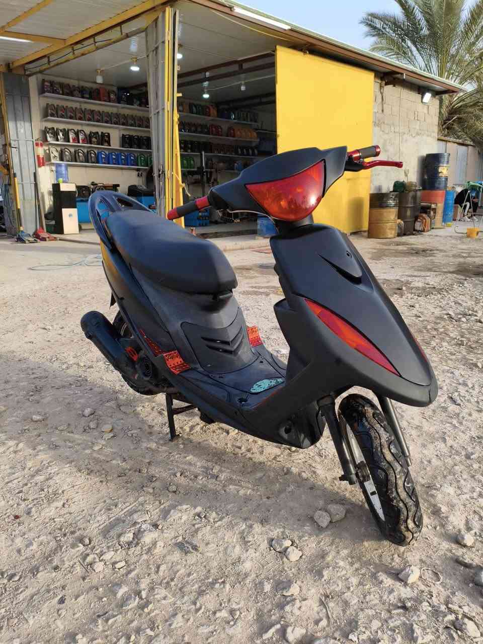 ماكس عدله
اسود طافي مطعم ب احمر 

الدراجه خير من الله واحله من الصور 

السعر ٦٣٥ وبيه مجال للشراي 

رقم ***********
