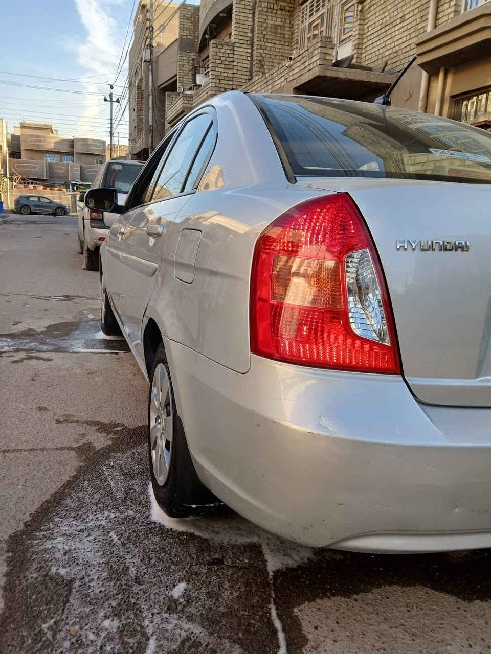 السلام عليكم للبيع هونداي اكسنت موديل 10 شركه عامه وضع الشركه مكفول من الصبغ السعر 107 مكان السياره بغداد ***********
