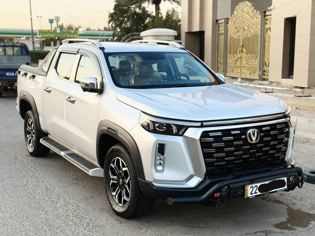 شانجان هانتر بلس 2025 رقم اربيل تحويل او وكاله
ضمان لمدة 5 سنوات او 100 الف كيلو متر 
السيارة جديدة ماشية 29 الف KM 
بيها بارد صغير بكصه البنيد الباقي كفاله عامه
المواصفات فول 1/1  فور ويل 4x4
محرك 2000 تيربو قوي جدا و سريعه جداً 
السيارة اقتصادية وبدون اي دوانز بالبانزين العادي 
بصمة تشغيل وابواب وتشغيل عن بعد 
شاشة متصلة متعدده الاستخدام متعدده وضعيات القيادة 
كشنات جلد وكهرباء وتبريد بالكشنات تبريد امامي خلفي 
سايد بريك بصمة تحكمات استيرن جهتين 
كاميرا خلفية وجانبية  ليد نهاري والانارة ليد 
وبعد مواصفات هوايه سستم درع و بدي كامله 
مكاني بغداد شارع فلسطين عارضها ب 205$ بيها مجال بسيط
اي استفسار ***********
