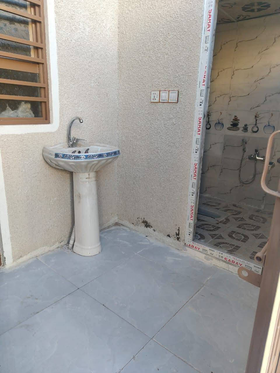 كربلاء بيت للبيع مساحه ٥٠ متر طابق واحد بناء حديث سند ٢٥ قرار محكمة قرب مجمع سيد اسماعيل السكني البوابه الثالثه
خدمات كامله 
 السعر ٣٢ مليون فقط
يحتوي على غرفه وصاله ومطبخ وصحيات وطارمة 
للحجز والاستفسار على الارقام التاليه 
 *********** واتساب 
***********  واتساب
يبعد عن لامام الحسين ١٠دقائق بلسيارة
