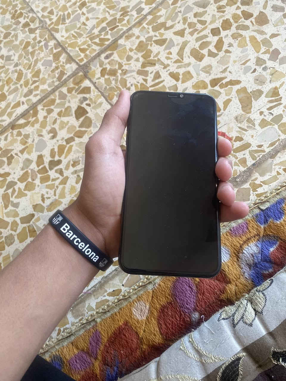 السلام عليكم
للبيع اكس ماكس لون اسود  ذاكره256 بطاريه مبدله 95 تنسه الصرف الجهاز بلادي بس مبدل بطاريه واكو فطرمامثر 

فيس ايدي شغال كامرته شغاله سماعات شغال كلشي شغال 

بالجهاز شاصيه شخط مابي    

السعر 170 بي مجال 

الاتصال ***********
