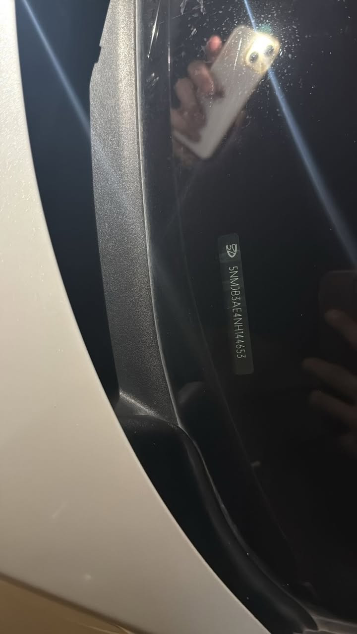 السلام عليكم 
توكسان 2022
السعر 15,500
صبغ صفحة الصدر كلها مع ربع البنيد وتبديل جاملغ جهة السائق الامامي
***********
مكان السيارة بغداد - حي الخضراء
