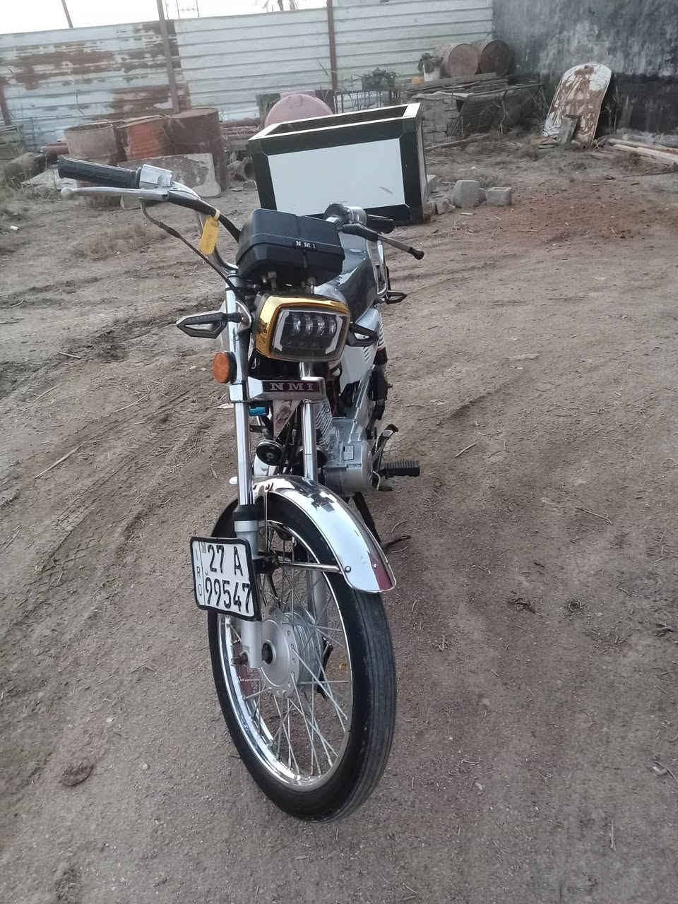 سلام عليكم دراجة ايراني شلامجه مديل 23 كامله مكمله ما ناقصها شي لا مفتوحه ولا ملعوب بيه كهربائيات كله شغاله من الطول للطول مكاني البصره قضاء المدينه ***********
