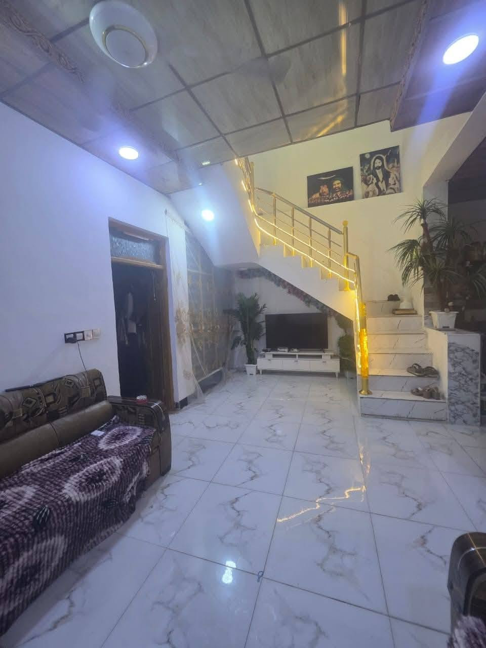 بيت🏠 للبيع المساحه 100متر طابو زراعي سند 25اقرار محكمه مشمول بلتطويب ممرقم من قبل البلديه 📌مقابل ملحق قريه الغدير السعر 42 مع المجال #البيت كامل خلاطات تانكي سخان شتايكر يحتوي ✅على غرفه صاله مطبخ استقبال حمامات خارجيه وداخليه للاستفسار يرجى مراسلتنا


**إذا كنت صاحب هذا الإعلان وتريد حذفه لأي سبب، رجاءا أرسل رسالة إلى الدعم الفني**