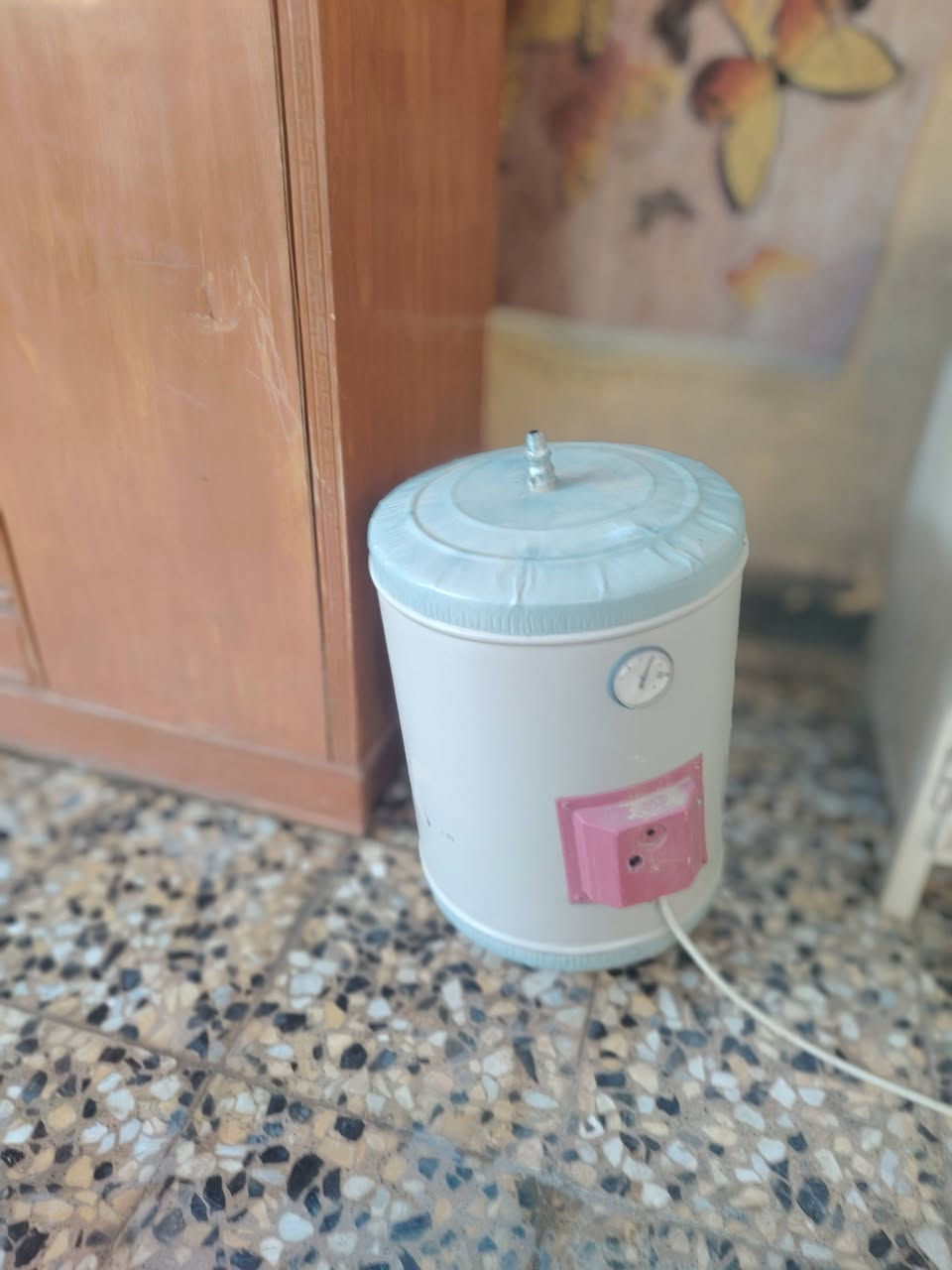 السلام عليكم اغرض نضيفه للبيع سعر لطباخ ٤٠  الكيزر ٢٥الكيف ٣٠٠وبي مجال الله شاهد لمكيف نضيف وشغال


**إذا كنت صاحب هذا الإعلان وتريد حذفه لأي سبب، رجاءا أرسل رسالة إلى الدعم الفني**