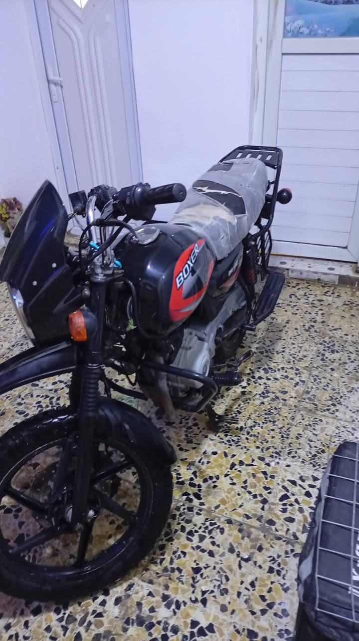 سلام عليكم شباب دراجه بوكسر البيع موديل 2019دراجه نضيفه مكان شطره السعر خاص توصيل ***********
