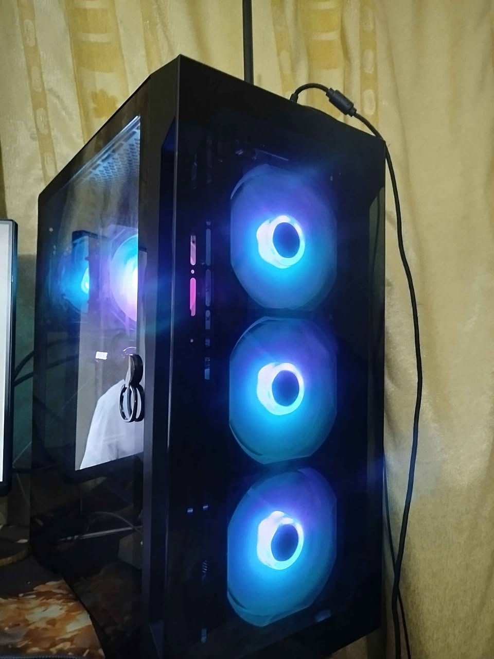 Motherboard x99
intel xeon e5 2680 v4
ram ddr4 16 gb 3200 speed
Power Supply 650 watts + 80 plus
Msi graphics card 1070 ti 8gb oc rgb DUKN
M.256 + hhd 500 gb
Case fan 4 PC rgb
Cooler rgb
كيس متغير الوان تحكم 
مكان اربيل سعر 550 بي مجال حك الجيه هولير اغلب الشغلات الي بل كيس جديد وباكيتات موجوده
تواصل عل رقم *********** أربيل, العراق

