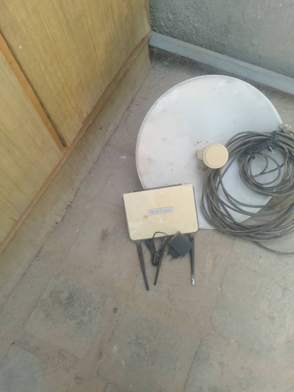 صحن وملحقات للبيع 60وبي مجال شويه رقمي ***********
