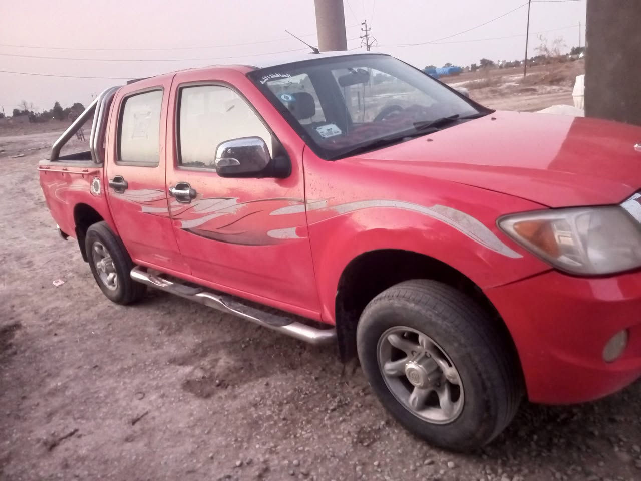 السلام عليكم بيكم كنو وجه فلاونزه مكفول كفالة عامه رقم واسط دولي بسمي لوحات نكليزي  سياره ماعايزه برقي مكفول من الصبق والظربه والخياس تدفئه تبريد تخم تاير جديد باتري جديد سياره ماعايزه برقي للبيع للستفار ***********العنوان واسط الشحيميه
