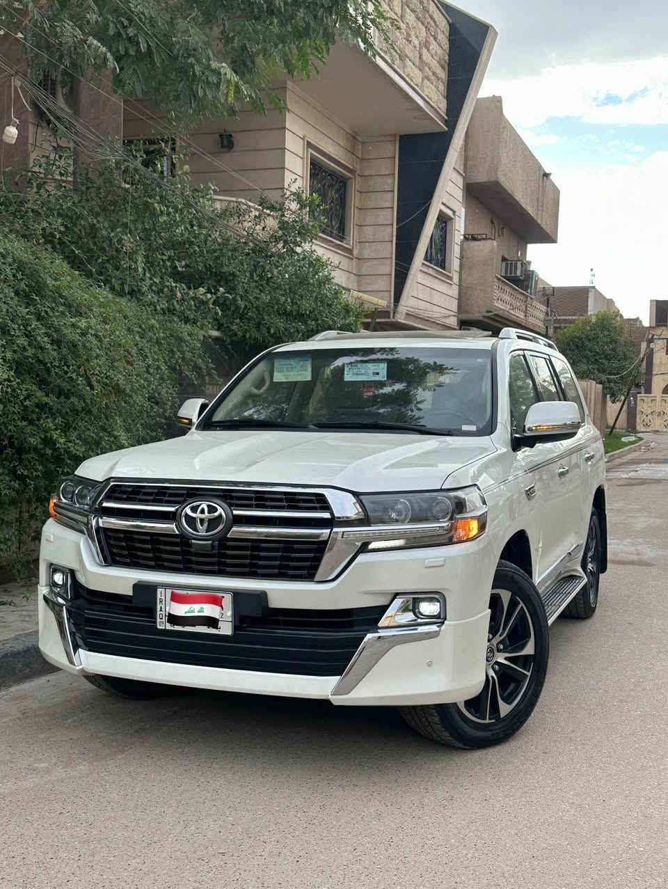 سلام عليكم لانكروز 2021اصل ساز باب اول
ساز ‏اصلية باب أول فول ‫￼واحد على واحد معروف ساز بعد 

سيارة كراند تورنك سبشل اديشن فول 

سيارة جديدة معنى كلمة اسبيرها مانازل كلش جديدة 

‏على وضع الشركة كامل ملحقاتها

رقم بغداد باسمي تحويل ثاني يوم 

ماشية 51حقيقي شرط فحص 

موصفات 

محرك V6 /4000

بصمة وتشغيل عن بعد 

5كامرات 

5بصمات 

كشنات كهرباء 3 وضعيات

سيارة ثلاجة 

سيارة 3شاشات 

فول تحكم ستيرن 

حساس امامي خلفي 

‏زراك لايت ولايت زنون 

شاشات خلفية 

سمعات خلفية 

صندوك كهرباء 

كشنات جلد 

مري قلاب 

طفاية 

كلوب بنيد 

لد نهاري

مري شفط 

هوك خلفي 

بيها هواي موصفات عديده 

سيارة البصمة الثانية والعده والكتلوكات ولسبير بعدهم ممستخدمات

سيارة بيها إصبع بارد حتى اقل كلش ما بين باقي كفاله 

سعرها 60وبيها مجال 

عنوان شهداء السيدية 

***********
