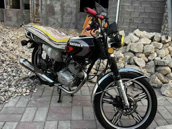 سيفان للبيع 

موديل ٢٠٢١ 
السعر ٤٥٠ وبي مجال 

‭٠٧٨٣ ٧٣٩ ١٤٤٤‬
