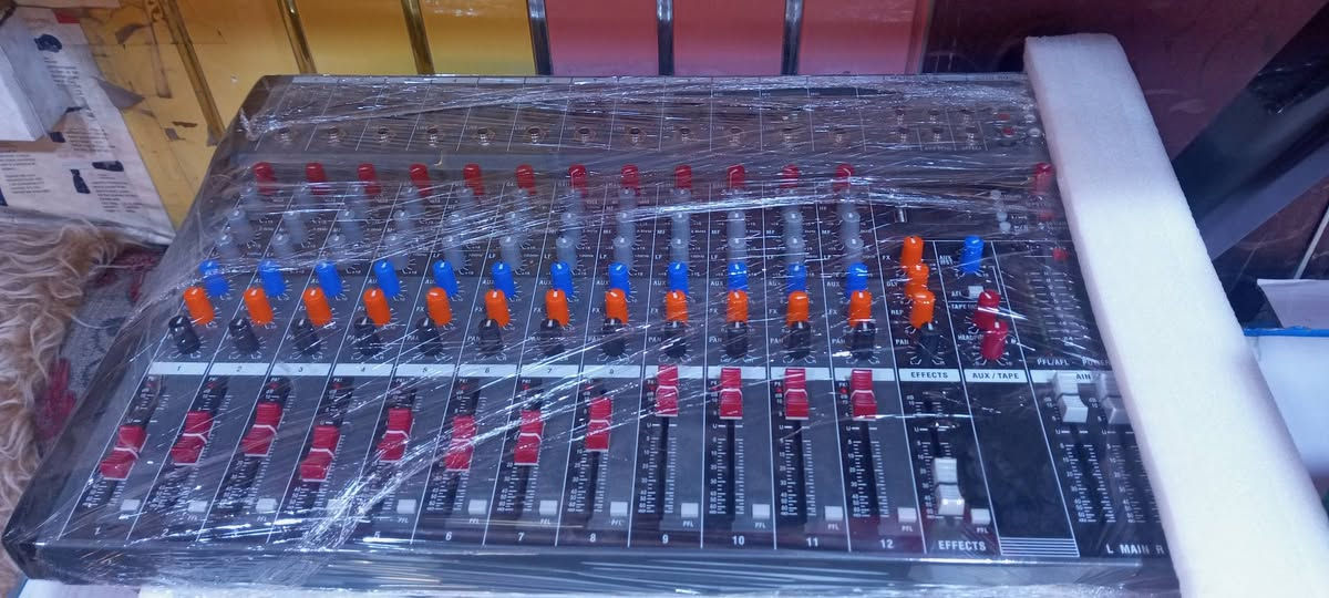 سلام عليكم جهاز دينكور اخرس بعده كارتون شرط الفحص مكاني ناصريه قضاء الشطره السعر خاص الستفسار ‏‪***********‬‏واني بخدمت الشراي
