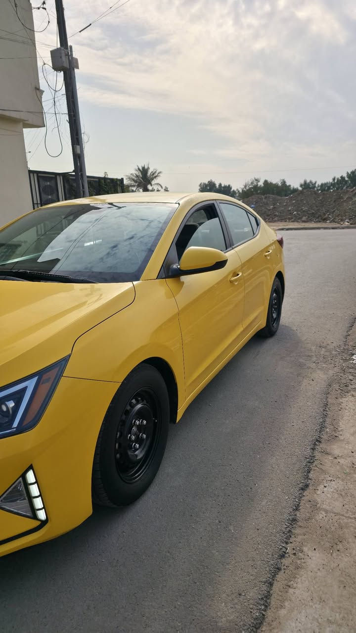 السلام عليكم النترا مديل 2020 امريكي حادث خلفي قبق جنطه فقط بدون حوض وايربال  وباقي مكفول من حادث مواصفات نص فول سياره جديدة مامشتغله تكسي استخدام شخصي ماشية ٥٥ جاهزه عله اخر حباية مال جناين سعر 151 بي مجال لشراي الاتصال على رقم *********** العنوان بغداد جديدة
