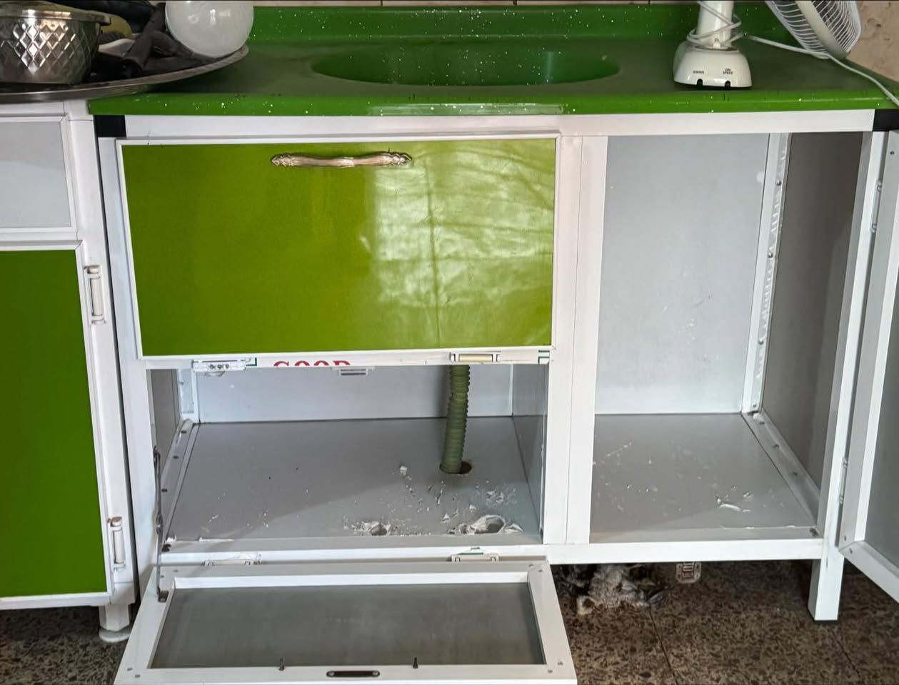 سلام عليكم كاونتر للبيع نظيف كلش بيه تصليح كلش بسيط الاستفسار والاتصال على الرقم ***********
