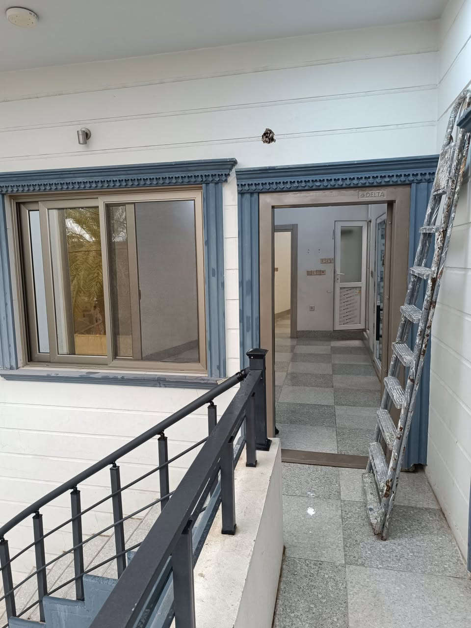 سلام عليكم بيت قاط ثاني للايجار بيت جديد موقع تسعين قريب الشارع 300 الف تفاصيل ***********
