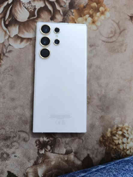 السلام عليكم حبايب للبيع سامسونك اس 23 الترا ذاكره 256 نضافه 100%  مكفول كفاله عامه  شرق اوسط السعر 800 بي مجال العنوان واسط الصويرة رقم مبايل ***********
