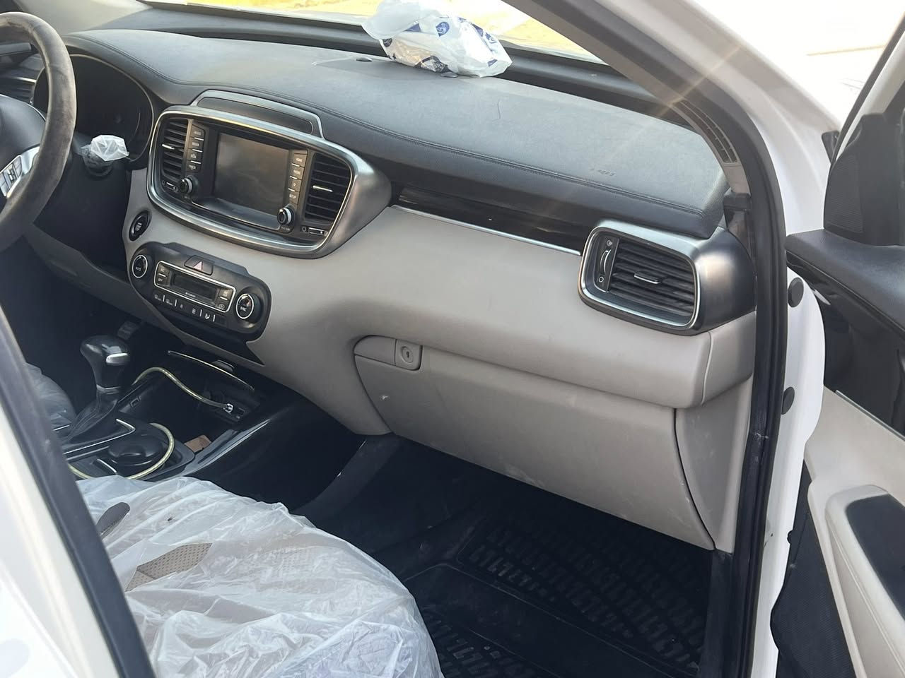 سورنتو خليجي مكفول ماعده بارد ماشيه ١٥١الف موديل ٢٠١٨السعر ٢١٥ بيه مجال قليل ***********
