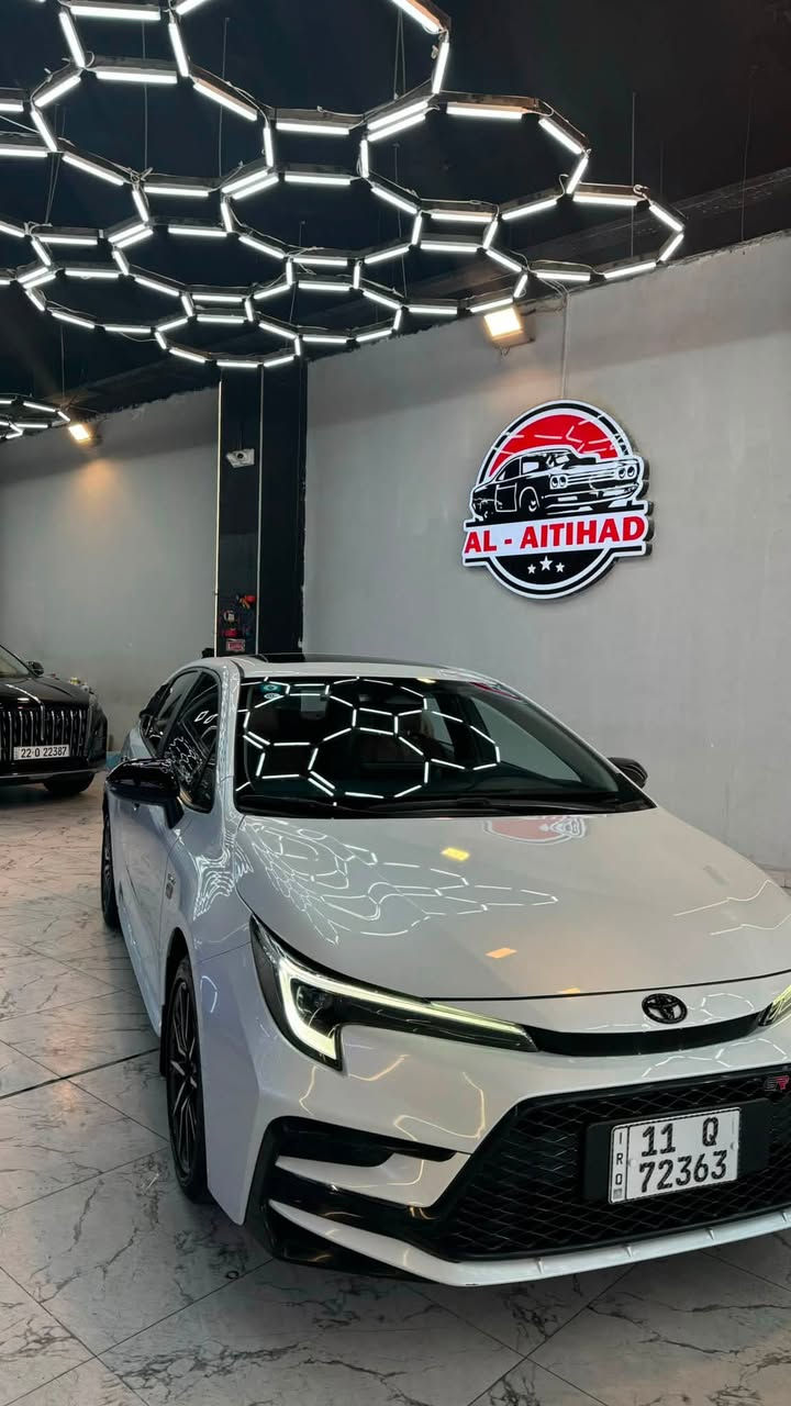 كورلا شكل امريكي هايبرد 2024 S
داخل جلد  وكشن كهرباء 

مواصفات الكورلا الهايبرد معروفة 

الممشى 50 الف كيلو 

مكفولة بالكامل عدى

 بارد على كد نص اصبع بالباب الأيمن  

ورصعات 2 حالوب كلش خفيفات 

السيارة معتني بيها جداً جداً وبانزين محسن فقط ما شامه العادي

تحويل مباشر باسمي السيارة 

السعر   25,000,500 مليون وبيها مجال والشراي ما اوكف وياه 

***********

