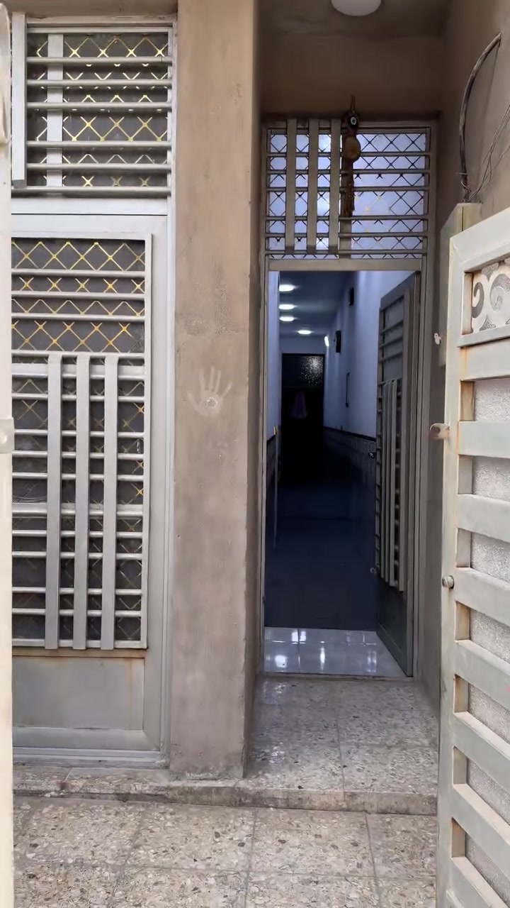 بيت 100م للبيع سكينه الزراعي طابق واحد مدخلين للاستفسار الاتصال ***********
