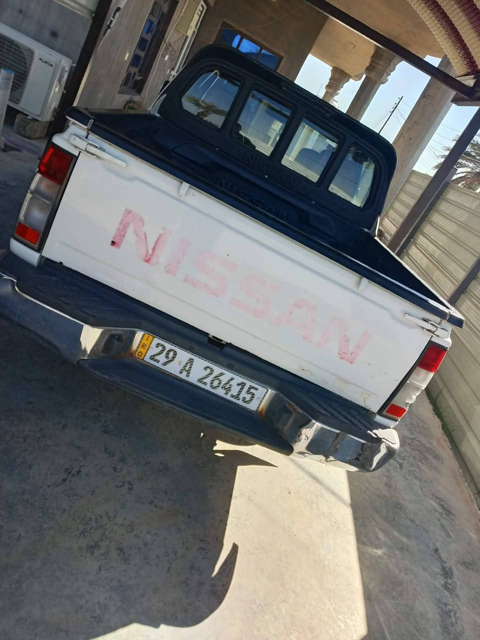 السلام وعليكم البيع بيكم نيسان 2014 رقم واسط بسمي تحويل ثاني يوم كير محرك خير من الله سياره جديده ومامتعوبه مال بيت سعرهه 135 وبيهه مجال استفسار *********** مكاني بغداد
