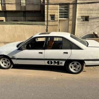 اوبل اوميكا ١٩٨٩ السياره خير من الله  نفضت صدرهة وتخم تاير وكهربائيات ...