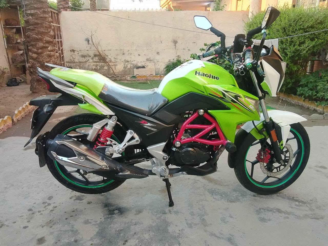 دراجه هاوجي دي اف  للبيع السعر 16 ونص بيه مجال مسجل وكامل سنويه ولوحات رقم انكليزي موديل 20 جديدة كلش مكفوله من كل شي للاستفسار على رقم ***********
