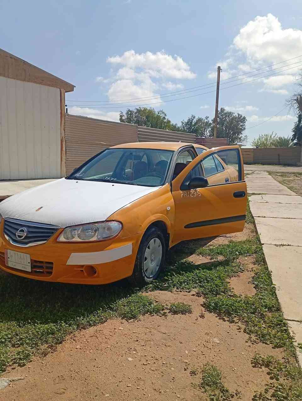 السلام عليكم السياره للبيع السنين نيسان اراوس اذاكم راوس العنوان السياره هيت الانبار ***********
