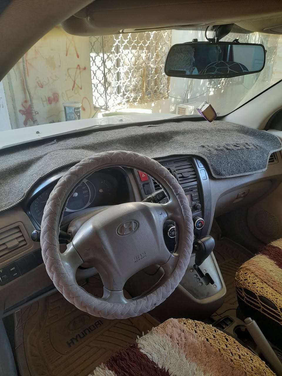 توسان ٢٠٠٩ خليجي مكفوله ٢٧٠٠ محرك وكير وتبريد جيده انبار ، سعرها،، ١١،، وبيها مجال،،***********
