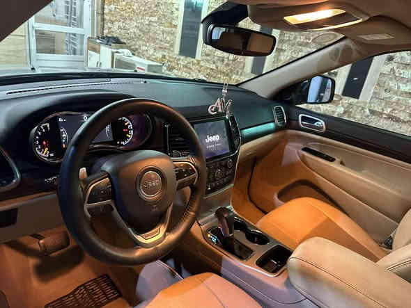 السلام عليكم ..
جيب للاريدو  موديل 2019 وكاله ليث العبيدي 
مكفوله السياره من الصبغ والضرر والتبديل والشخط والتكحيل السياره ماشيه 30 الف كيلو متر زيرو
رقم سليمانيه باسمي والتحويل ثاني يوم 
مواصفات السياره :
فتحه /بصمه/ حساسات اماميه وخلفيه / وزراك لايت / والايت زنون عالي ناصي و لد نهاري / كشنات كهرباء /هوكات اماميه وخلفية/مري جانبيه كهرباء ورادارات/ شاشه كبيرة وكامرة اصلية وتحكمات ستيرن 
 وباقي المواصفات معروفه للسياره فئه الاريدو  
هزه وسنويه ورقم كله جديد 

‎مكاني بغداد المنصور 
للاستفسار ***********
