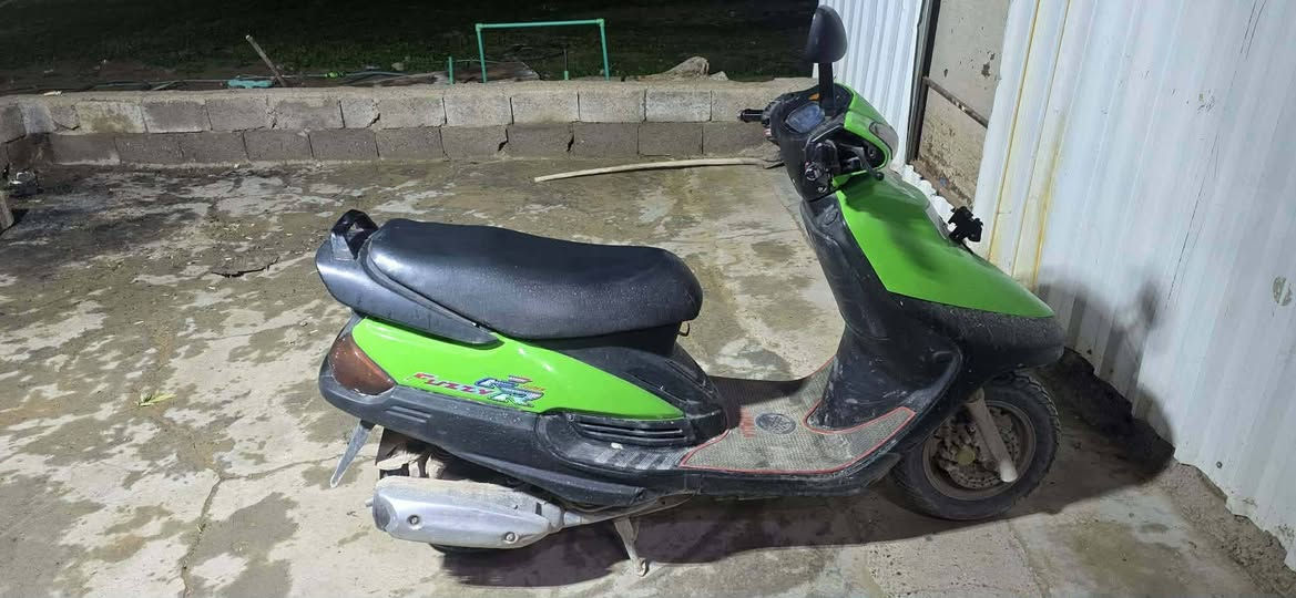 سلام عليكم فراشه للبيع نضيفه مملعوب بيها كدامك بل صوره بس يحتاجلها غسله نضيفه حيلل للستفسارر رقم صاحب الدراجه***********
