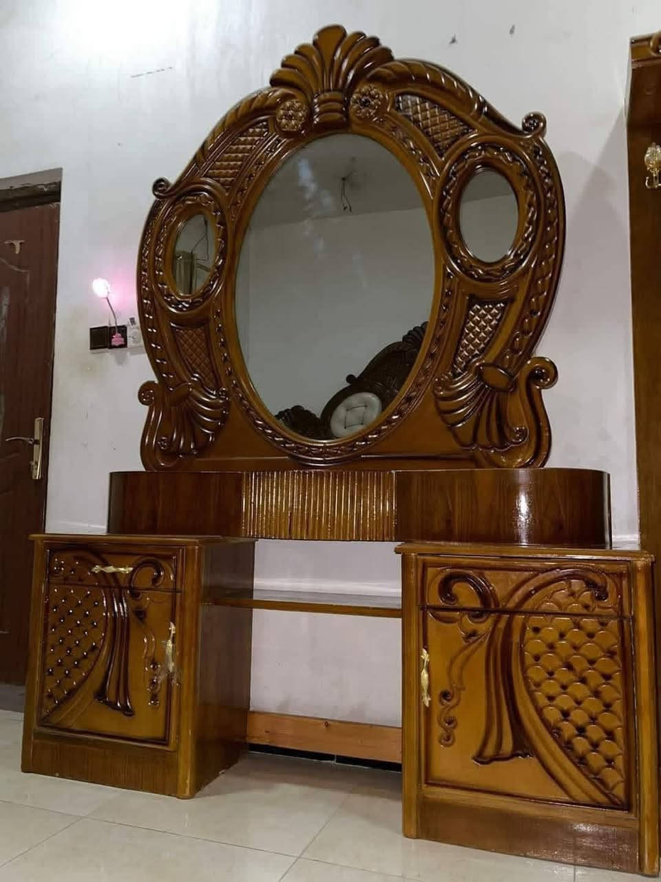 سلام عليكم غرفه صاج عراقي للبيع مكان المطيحه سعرها مليون وبيها مجال قليل رقم صاحب الغرفه  ، ***********
