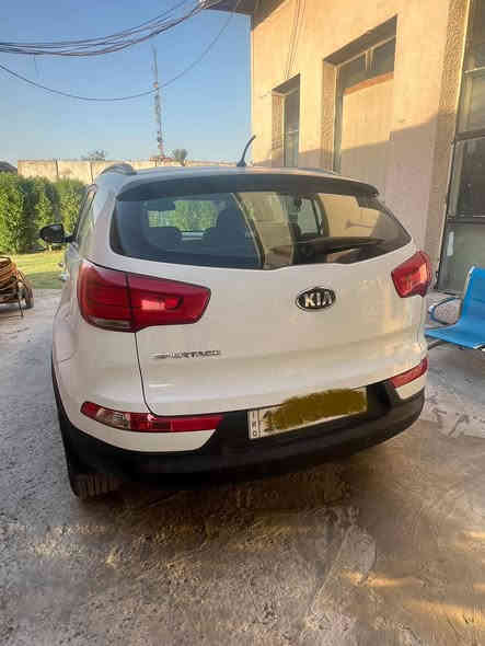 سبورتج موديل 2016 بيع او مراوس بأحدث كفاله عامة لا صبغ ولاتبديل فقط بارد كلش قليل باب السكن وشخط بسيط باب خلف السايق
كير ومحرك  وحدادية وكهربائيات وتبريد وأطارات ودواخل بحالة ممتازة
منظومة بنزين جديدة باتري جديد..
رقم بغداد دولي جديد بأسمي /بغداد /الدورة/ابو دشير 
السعر 170وبيها مجال بسيط
***********
***********
