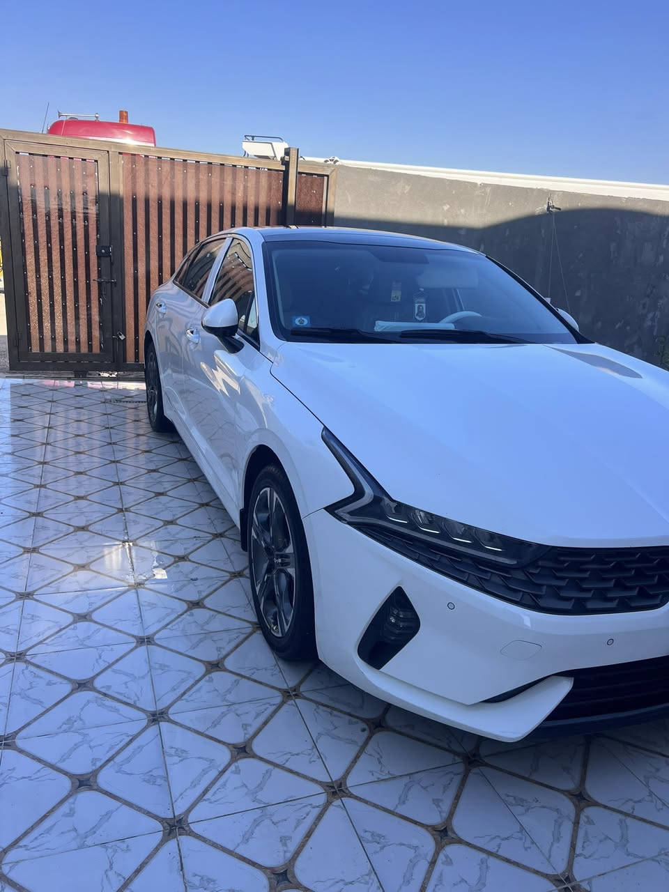 ‏￼ سيارة كي فايف ‏للبيع ‏موديل 23 ￼ ‏ماشي 50 ‏مكينة 2000 ‏السعر 220   ***********￼￼￼￼￼￼
