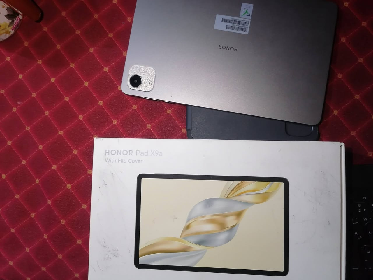 السلام عليكم 
ايباد هونر باد x9a 
ذاكره 128
عشوائيه8+8
ملحقات كارتون+شاحنة +كيبورد+ماوس عدد ثنين واحد بلاتوث واحد لاسلكي
الايباد استخدام قليل كلش
للبيع فقط 
رايده250 وبي مجال 
مكاني محاويل
***********
