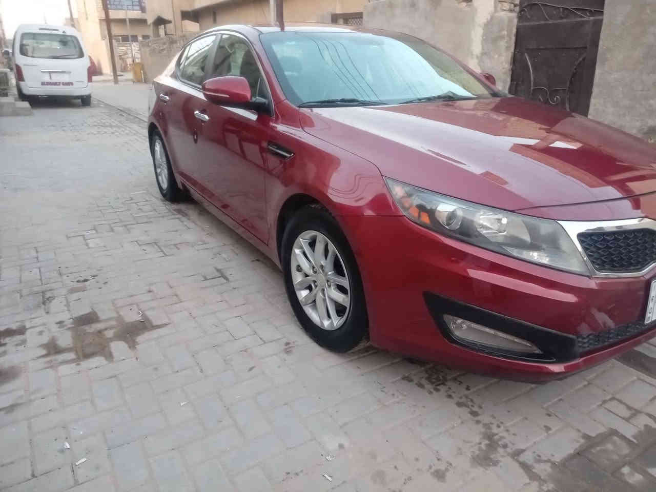 كيا اوبتيما موديل ١٣ امريكي حادثة فقط جنطة وشوية  من جاملغ بدون داخل بدون حوض ضربه سطحية بجم كبس  بدون ايربا ولا سيرفس حجر موجود  محرك ٢٤٠٠ سيارة الباقي مكفول  سعر ١٠٤$وبيه مجال سيارة نضيفة الحمد لله سنويةبسمي رقم بغداد رقم هاتف ***********
