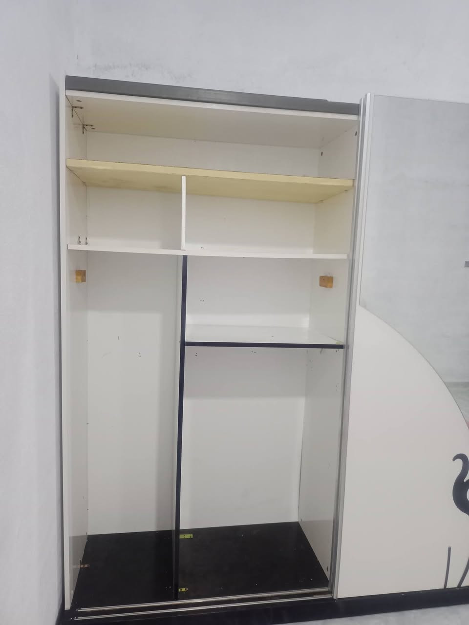 غرفة نوم تركية مستعملة للبيع سعره ٣٥٠ ... ***********
