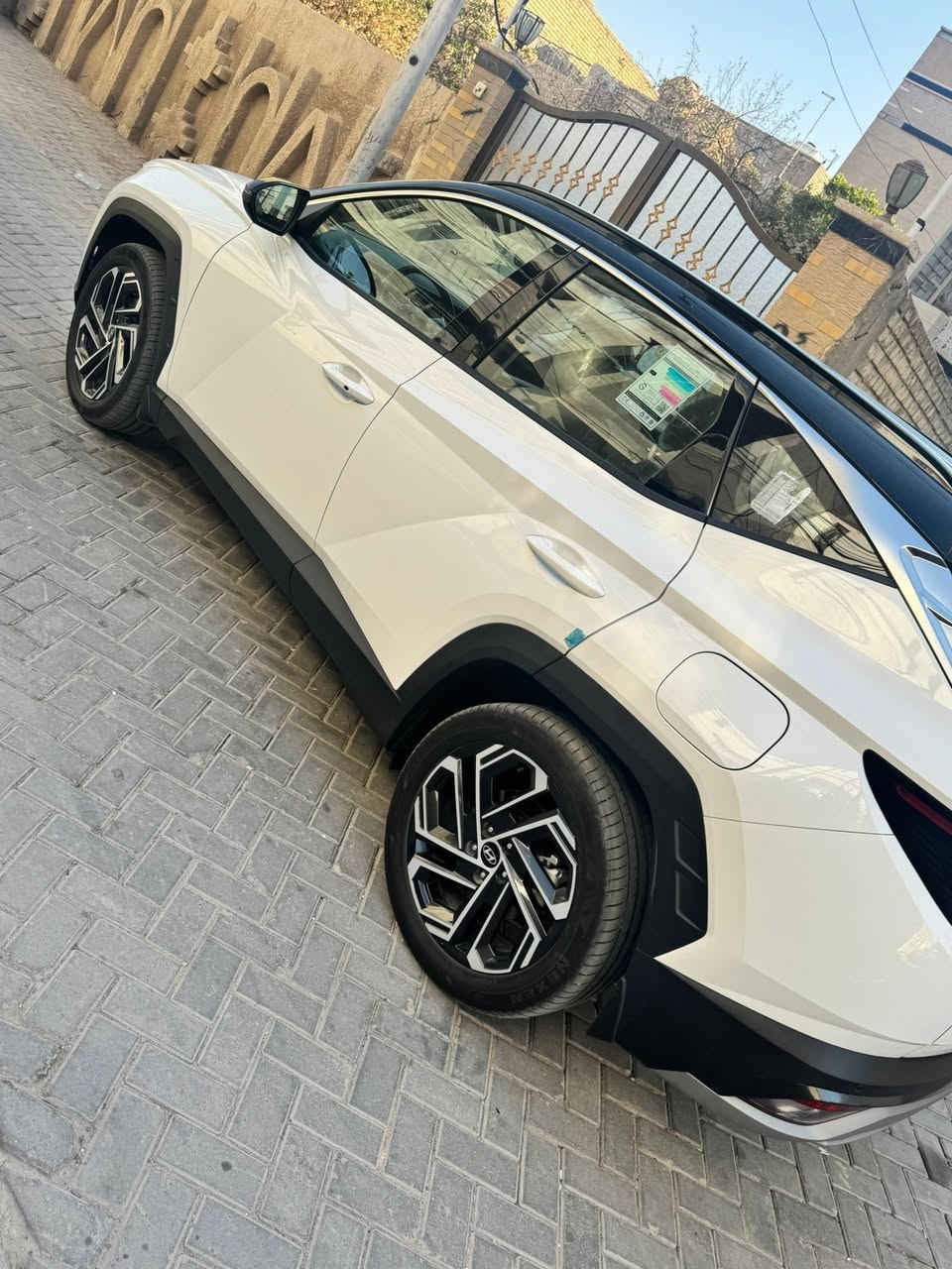 هونداي توسان خليجي ضمان الشركة
توكلر  : سقف أسود

كفاله عامه 

رقم بغداد بأسمي تحويل مباشر 

عداد المسافه : 30 الف km 

الموديل : 2025

حجم المحرك :  2000 دوش 

حساس امامي خلفي 

 بصمة تشغيل وابواب تشغيل عن بعد

جنطة كهرباء

تبريد قطعتين - مقاعد كهرباء اماميه 

مقاعد تبريد - مري شفط - اشاير مري 

مثبت سرعه - سايد بريك كهرباء 

شاحن وايرلس - لايت الامامي زينون + لد

بردات خلفيه - ويل كب حجم 19

شاشه ليزري متصله
 
ثلاجه بل جكمجه

كفاله عامه 
***********

السعر 219$ بيه مجال كلش بسيط حك جيتك
