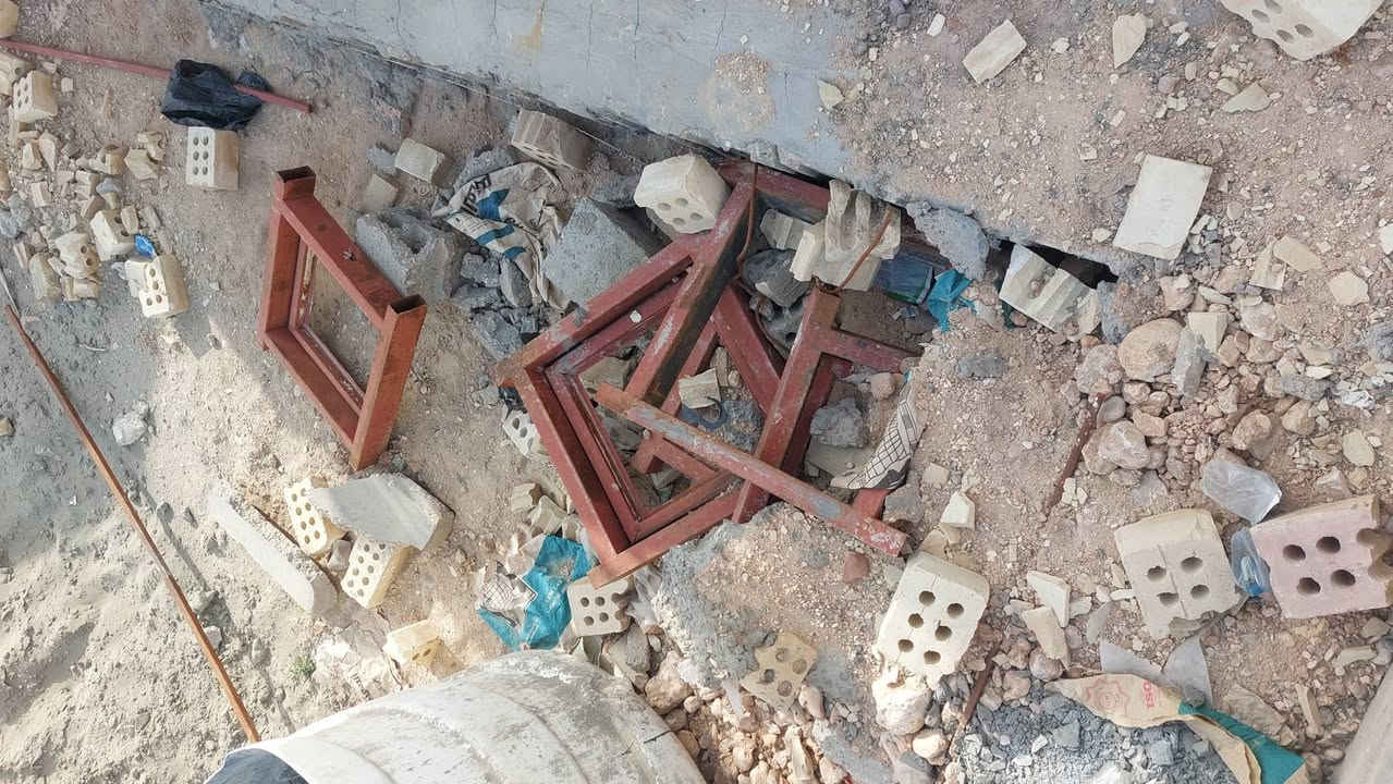 السلام عليكم غراض ليبع كلهن ١٠٠الف كلهن شغلت اتصال ***********
