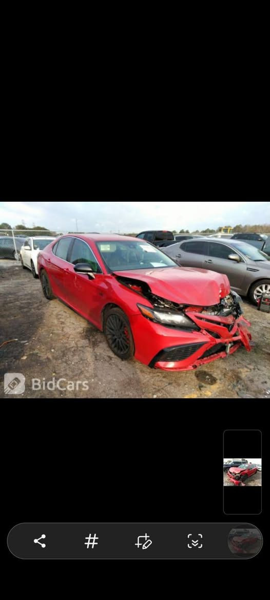 السلام عليكم ورحمة الله وبركاته
تويوتا كامري2022SE بانزين 
 
رقم بغداد تحويل. ثاني يوم 
موصفات SE 
مواصفات السيارة 
_رادار امامي 
_رادار بالمري 
_كشنات جلد لون مميز 
_كشن كهرب 
_ثلاث وضعيات قيادة 
_علامات بلاك اديشن 
_كروز سرعة 
_مثبت مسار 
كامره امامي كامره خلفيه 
وباقي مواصفات الكامري المعروفة 
رقم شاصي صور حادث مو جود وبيه قطتعين كلير من امريكا 
 كير ومحرك بشرط  مكفولات
حداديه تبريد كله شرط ماشيه 52 رقم بغداد حره السعر ١٨٥ بيه مجال بسيط


**إذا كنت صاحب هذا الإعلان وتريد حذفه لأي سبب، رجاءا أرسل رسالة إلى الدعم الفني**