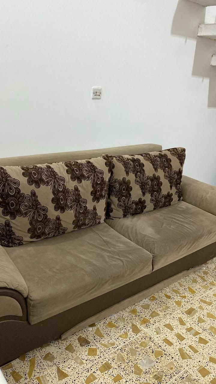 🛋️ قنفات مستخدمه ٨ مقاعد للبيع السعر ٢٠٠ الف وبيهن مجال بسيط مع جميع الكوشات العنون سامراء للإستفسار ارسل لي رسالة على الخاص ...


**إذا كنت صاحب هذا الإعلان وتريد حذفه لأي سبب، رجاءا أرسل رسالة إلى الدعم الفني**