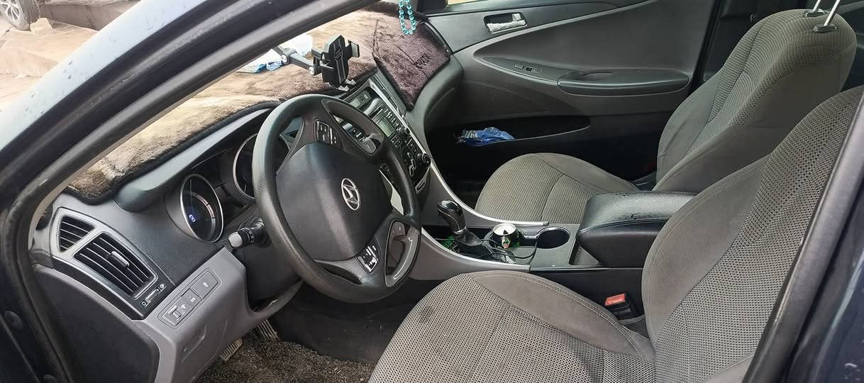 سوناتا ٢٠١١وارد امريكي مكينه جي دي اي GDi2400
معروضه ب٩٦ورقه وبيها مجال حق الجيه رقمهة صلاح الدين. مكينه وكير شرط النضافه 
والسونار مرفق مع الصوره
الضرر فقط محلوبه شويه بالقماره 
وشدوخ خفيفه 
مكان السياره صلاح الدين. 
***********
