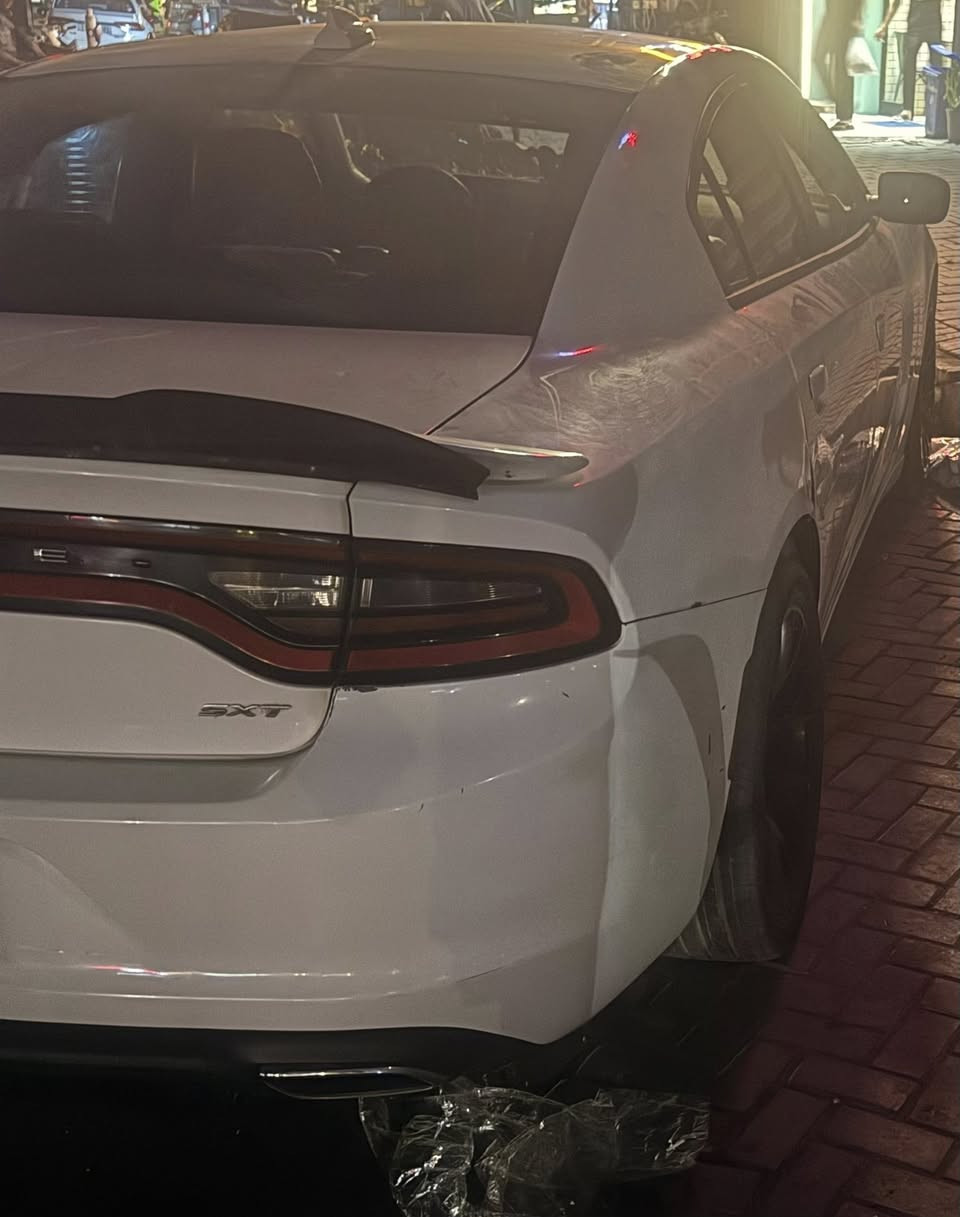 السلام عليكم جارجر  2016 بيها رصعات بلقماره كما موضح بلصوده وطحه بلجاملغ الخلفي السياره استخدام شخصي رقم بغداد ماشيه ١١١ الف كيلو 
السعر ١٨٨ ما متواجد على الفيس رقم الموبايل ***********
