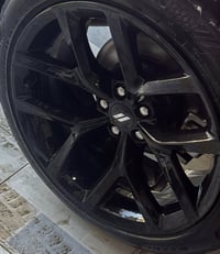 ويل 20للبيع عليهن تايرتو سايز  للاستفسار 07717874689 متوفر واتساب