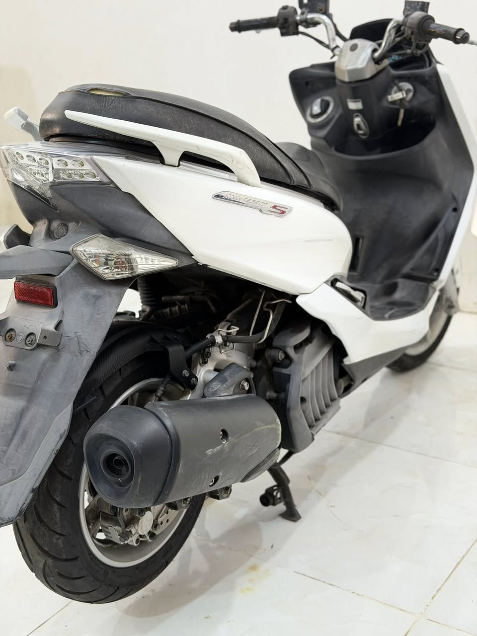 #ماجستة_S_ياباني_اصلي
مزاد اليابان كفالة عامة
ماشية 10الف  
محرك 155cc
استان صفح كهربائي 
الدراجة بحالة الوكالة 
#البيع بالنقد والأقساط مصرف الرافدين فقط
العنوان كربلاء المقدسة حي العباس مقابل مولدة صدام 
‏بإدارة مصطفى السعدي 
***********
***********
اتصل وبيك خير وتدلل￼
