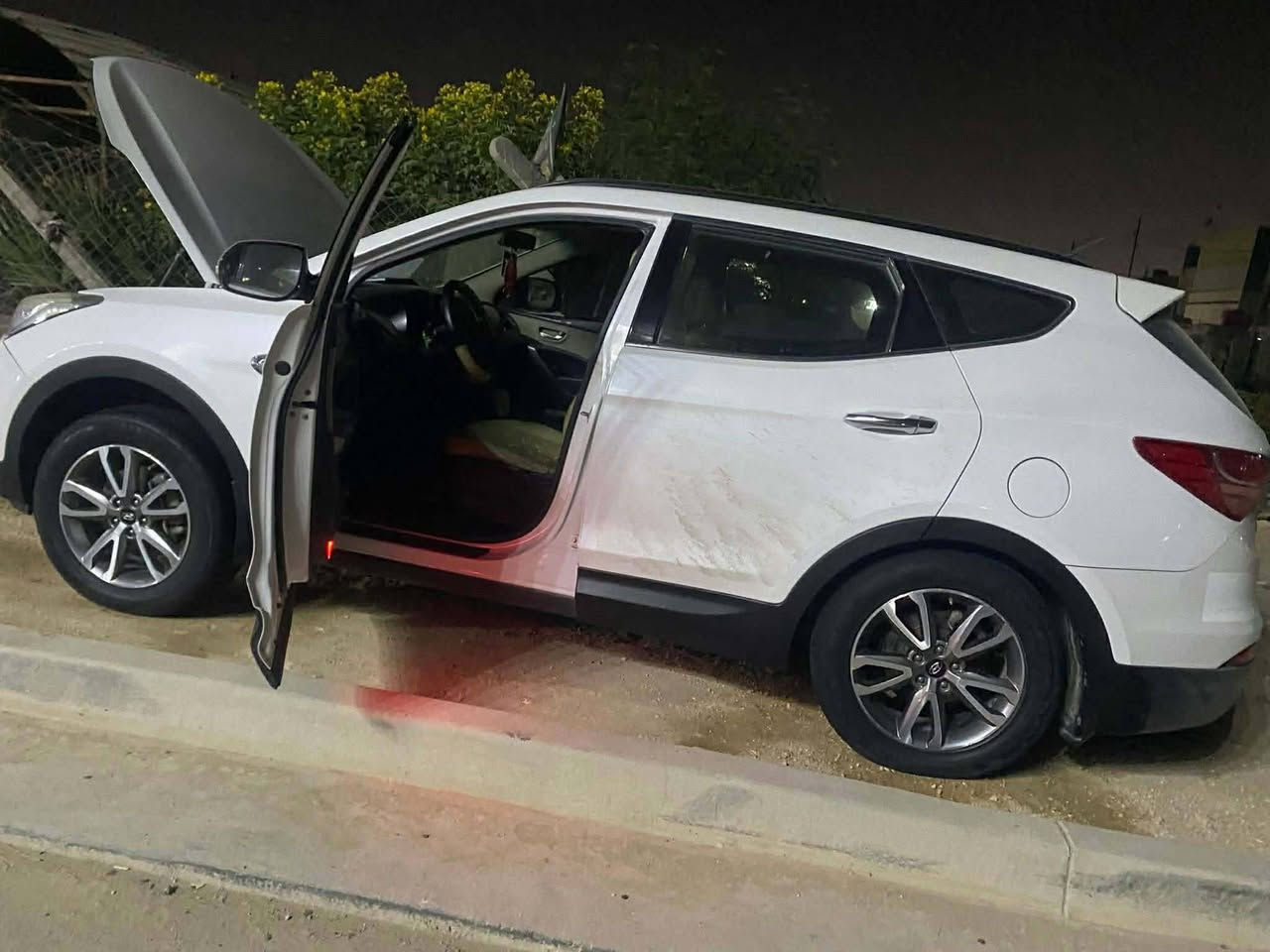 السلام عليكم
سنتافيا خليجي ٢٠١٥ 
 محرك ٢٤٠٠ 
رقم واسط انكليزي 
مشروع وطني تحويل مباشر
تخم تاير جديد 
تبريد 3 قطع
بيها شخط بالباب الأمامي ومرشوش ع كد الشخط والبنيد والقمارة بيهن  شي قليل نقاط مال حالوب  فقط
السعر 140وبيها مجال 
مكاني الديوانيه المركز 

📲***********
