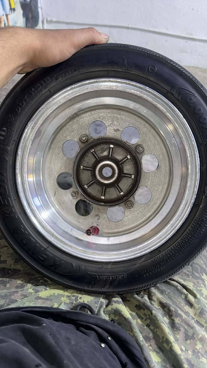 ويالة مال مطارح الخلفي عريض والامامي ار جي اس وتاير ار جي اس سعرهن غالي للي ميعرف سعرهن مكاني زعفرانية  مكفولات من كلشي
 وتوصيل موجود ***********
