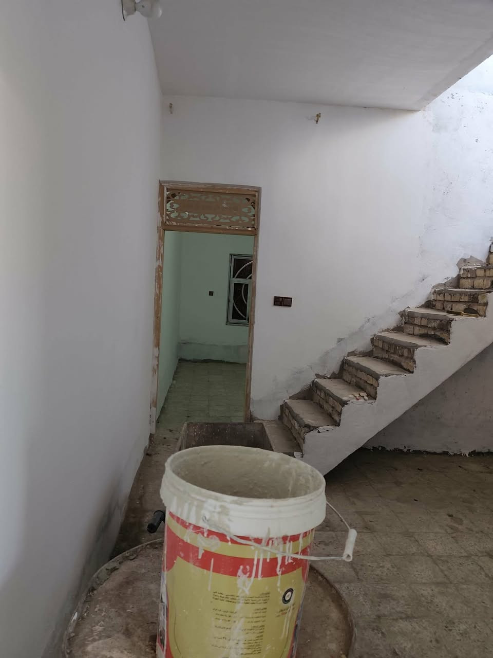 يعلن مكتب الكرعاوي اللعقار بيت اللبيع المساحه 100 متر قرية البو جاسم خلف المشروع قريب على شارع الوكفه تصال على ***********@
