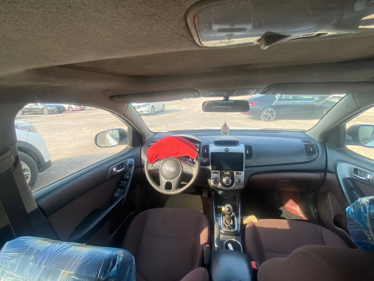 السلام عليكم سياره للبيع كيه سيراتو ٢٠١٣ خليجي كير مكينه ١٦٠٠ حداديه تخم تاير رقم جديد إنكليزي
مواصفاتها معروفه والسونار منشور بالصور 
 بس الكمبريسر تبريد عاطل السعر ( ١٠٨ ) وبيها مجال رقم الهاتف : ***********
